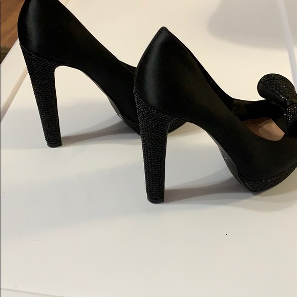 Black satin with rhinestones Vince Camuto heels - Picture 6 of 8